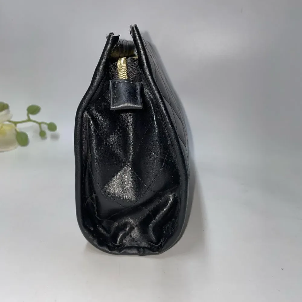 NEW Younique Diamond Stitch Quilted Shoulder Bag